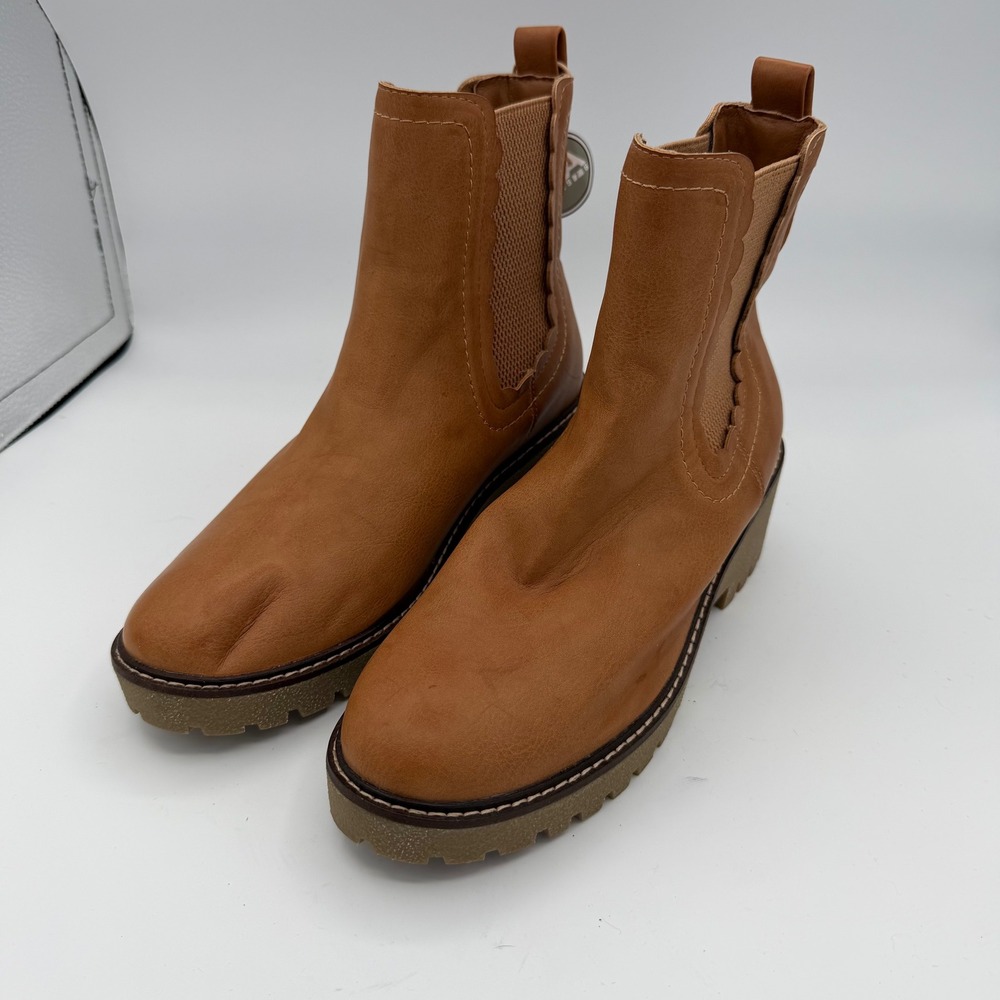 MIA Kellen Boot Women Size 8 Good Tan Scalloped Lug Sole Chelsea Ankle Boot